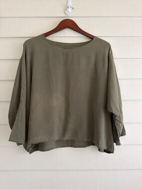 Jamie + The Jones The T Top 100% Raw Silk Shirt Olive Green Slow Fashion Boxy S